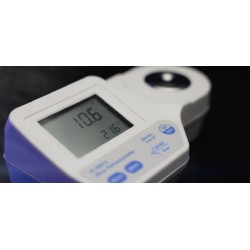 HI-96813 Refractometer for wine with Potential Alcohol & Brix scale for wineries and vineyards
